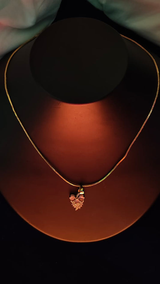 sparkling ston gonden necklace