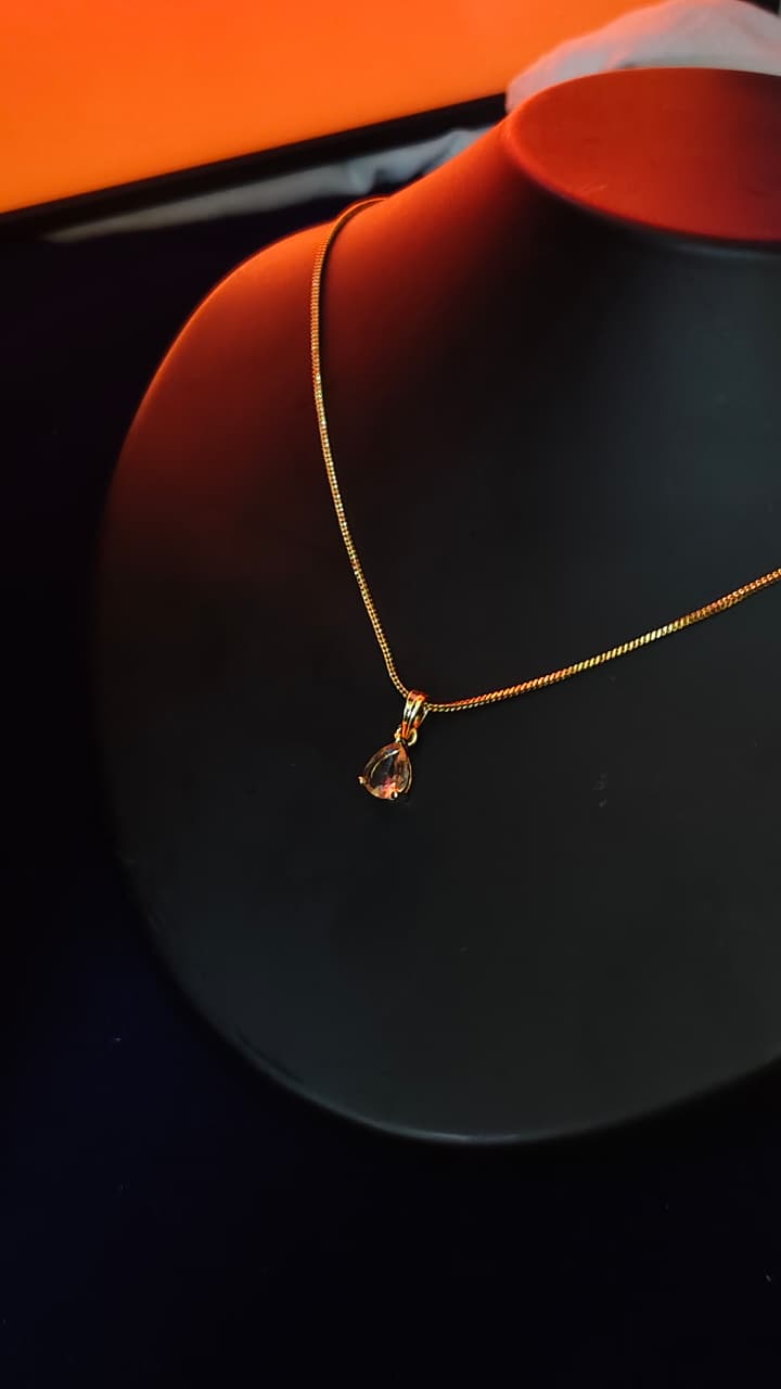 Dewdrop solitaire necklace