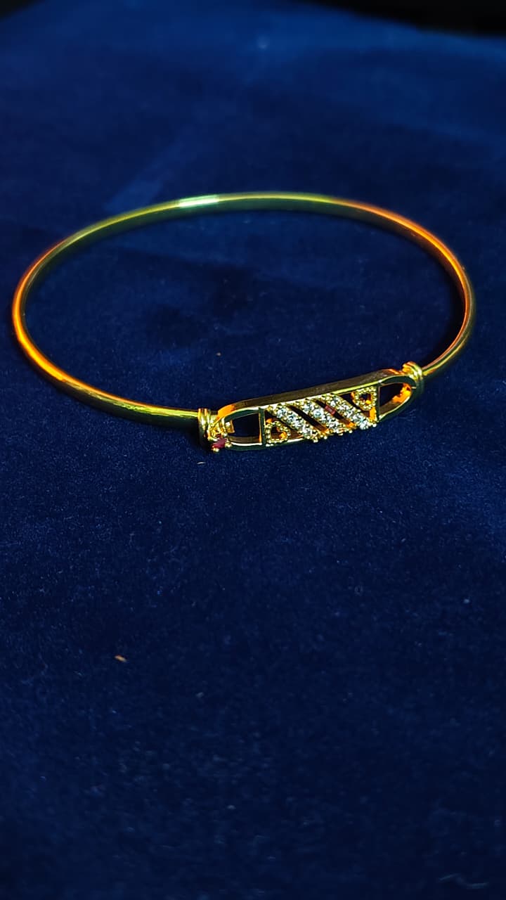 Sparkling Line Bangle